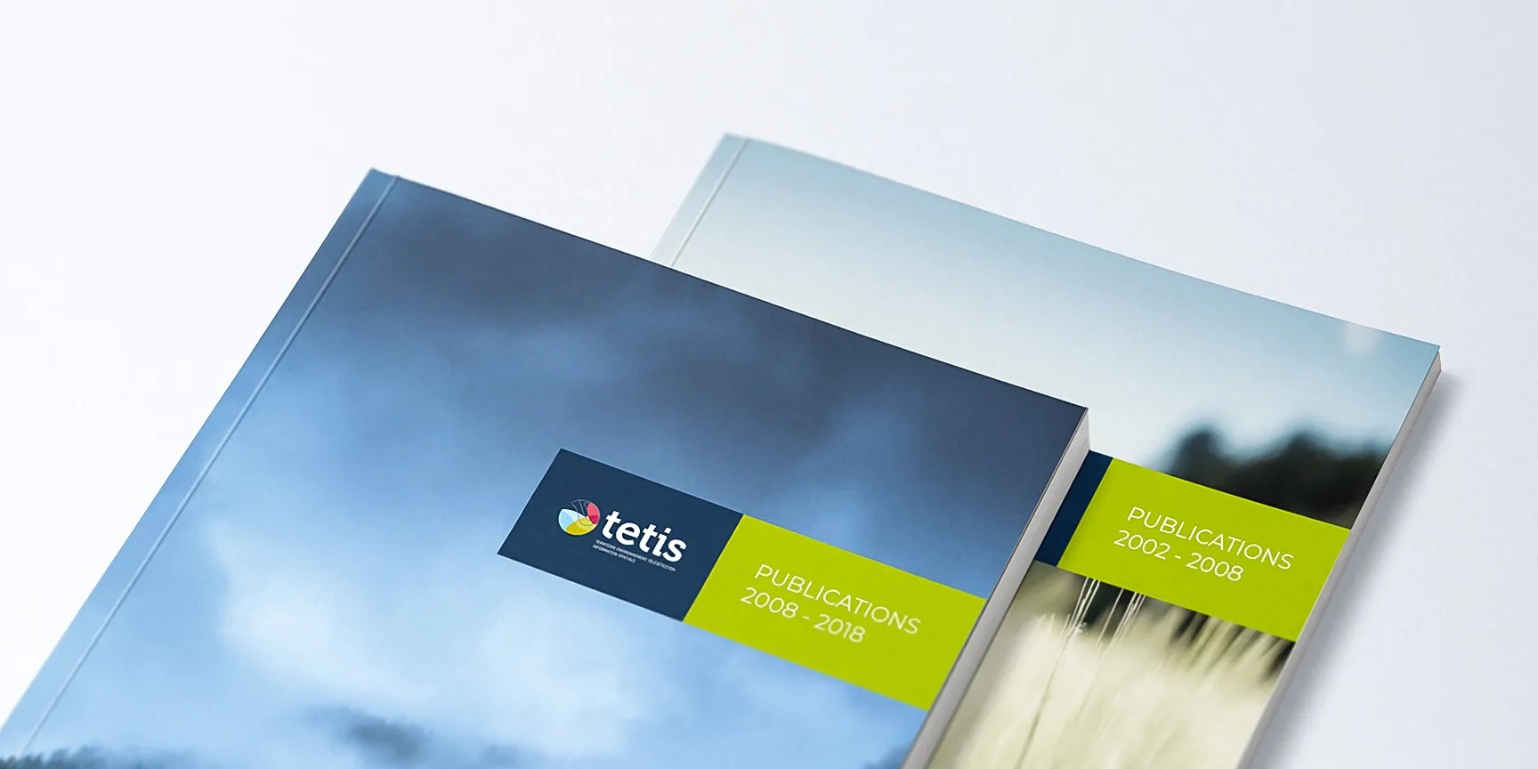 Couverture brochure Tetis bleu marine et vert anis, design print corporate premium, création agence Cubedesigners