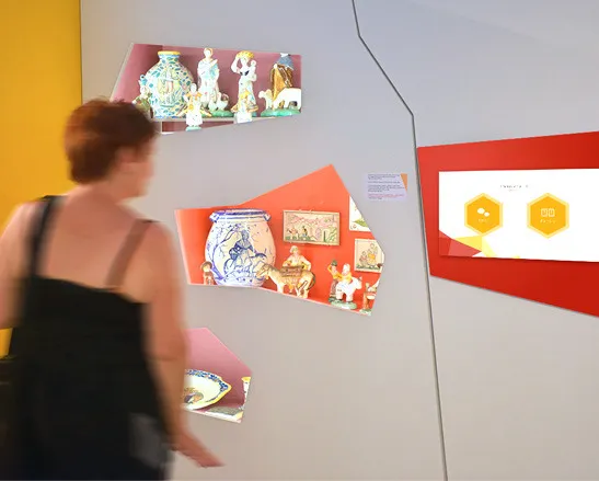 Design scenography museum Cité de l'art santonnier Aubagne - showcases collections santons ceramics provençales by cubedesigners